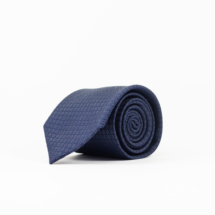Jedwabny granatowy krawat o jednolitym wzorze