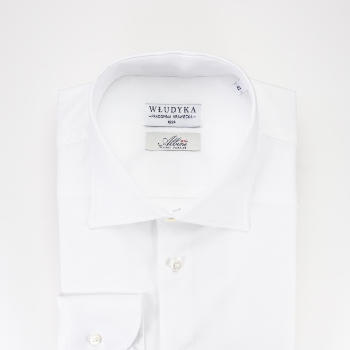 Biała koszula z bawełny