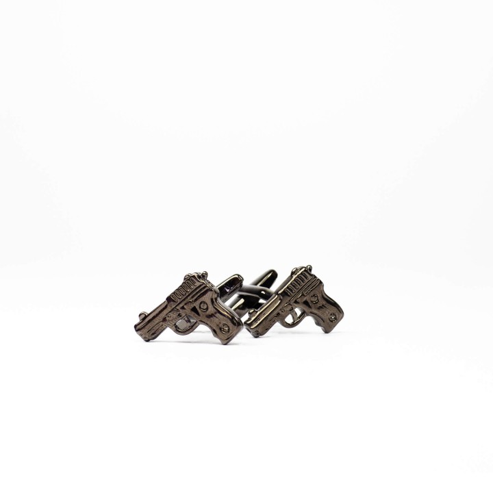 Spinki w kształcie pistoletów