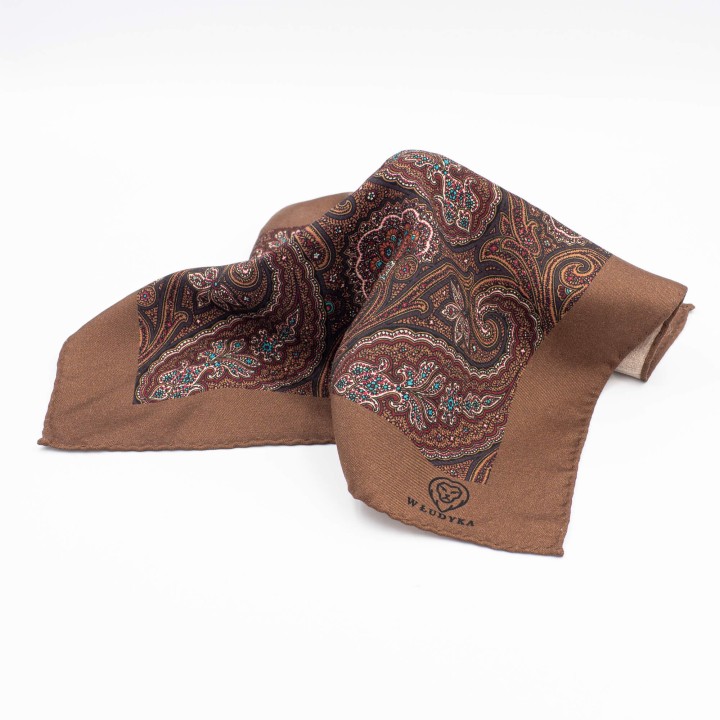 Brązowa poszetka z motywem paisley
