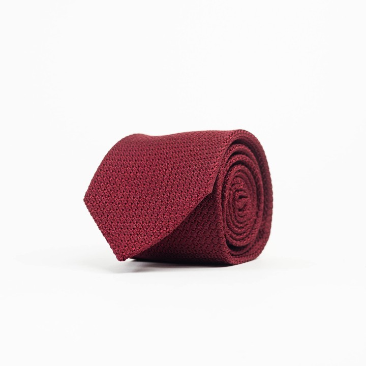 Krawat z grenadyny o splocie garza grossa w kolorze karmazynowym
